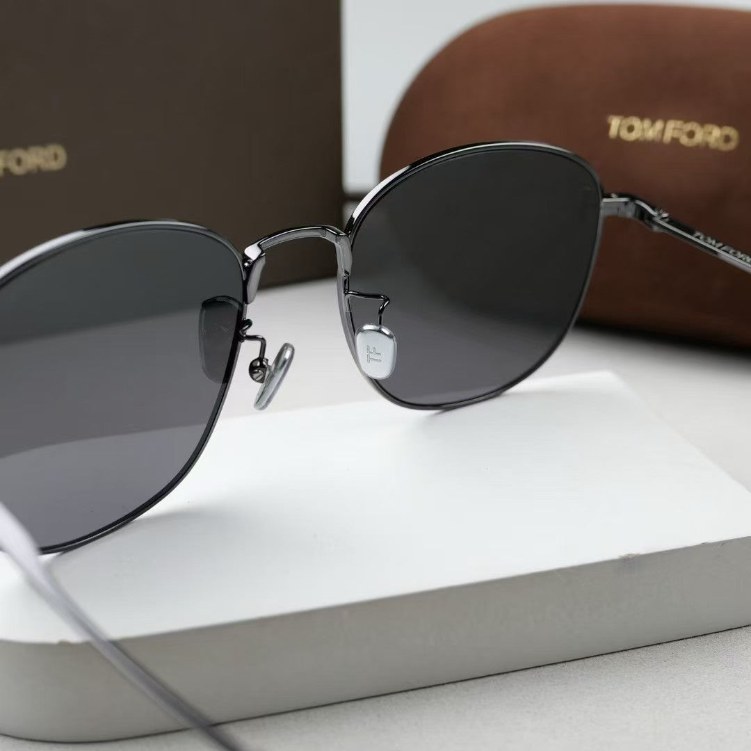 Tom Ford新款 太陽眼鏡經典款式TF1167-K 尺寸56-20-140