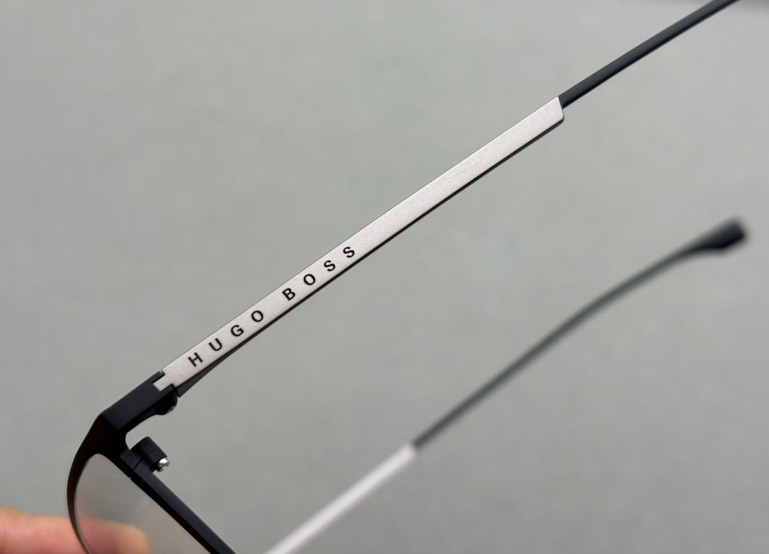 正品 BOSS 男女款商務眼鏡 新品 進口鈦合金 size：55-17-145總寬145框高37