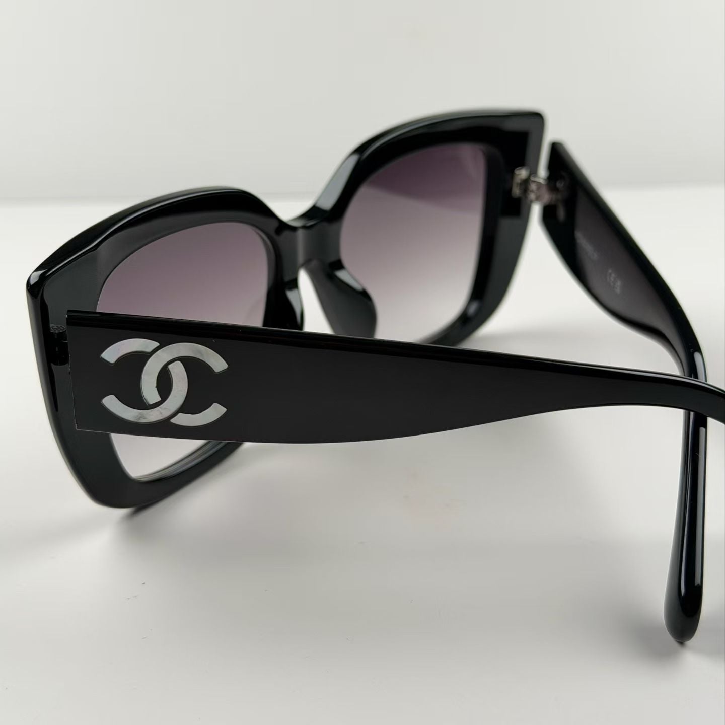 當季新款 CHANEL 漸進色鏡片A71767墨鏡 尺寸53-17