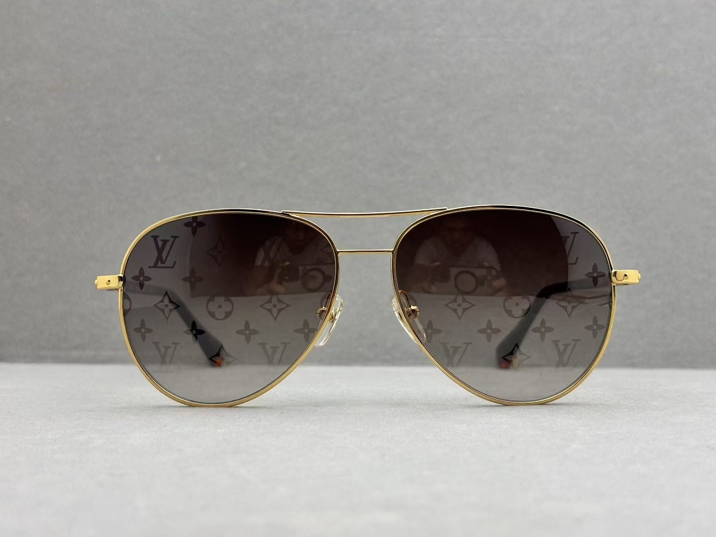 LV 男女款太陽眼鏡 金屬鍍18K金