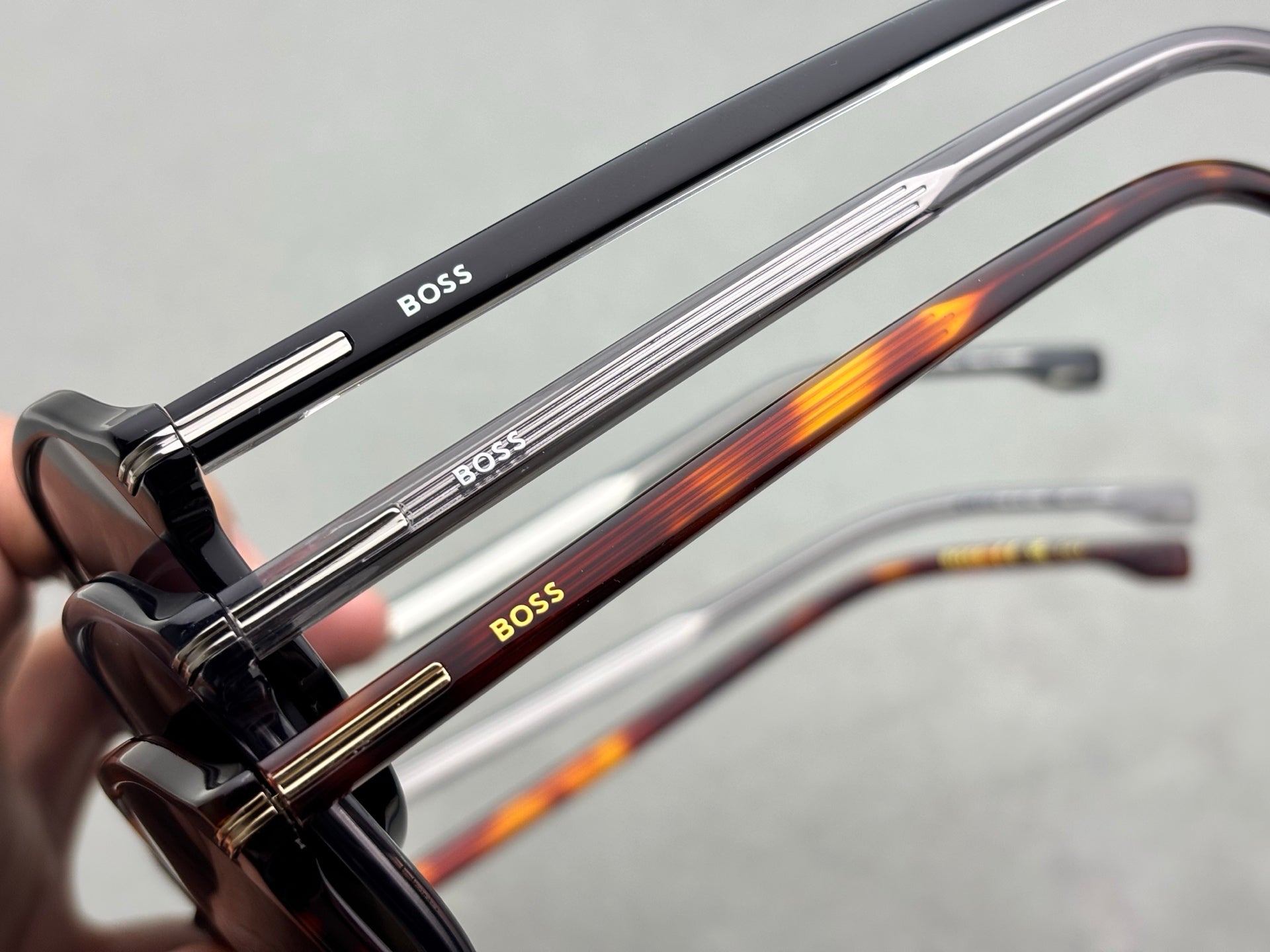 BOSS 男女款太陽眼鏡 新品 boss1751 size：57-16-145