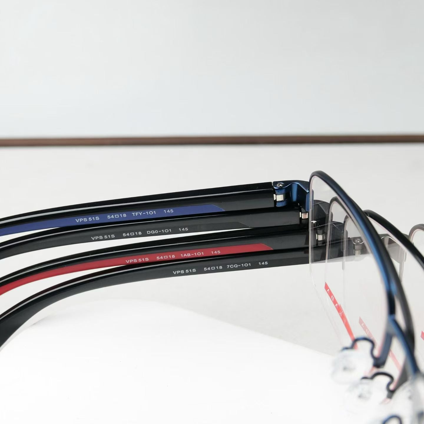 PRADA VPS51S 眼鏡 尺寸54-18-145