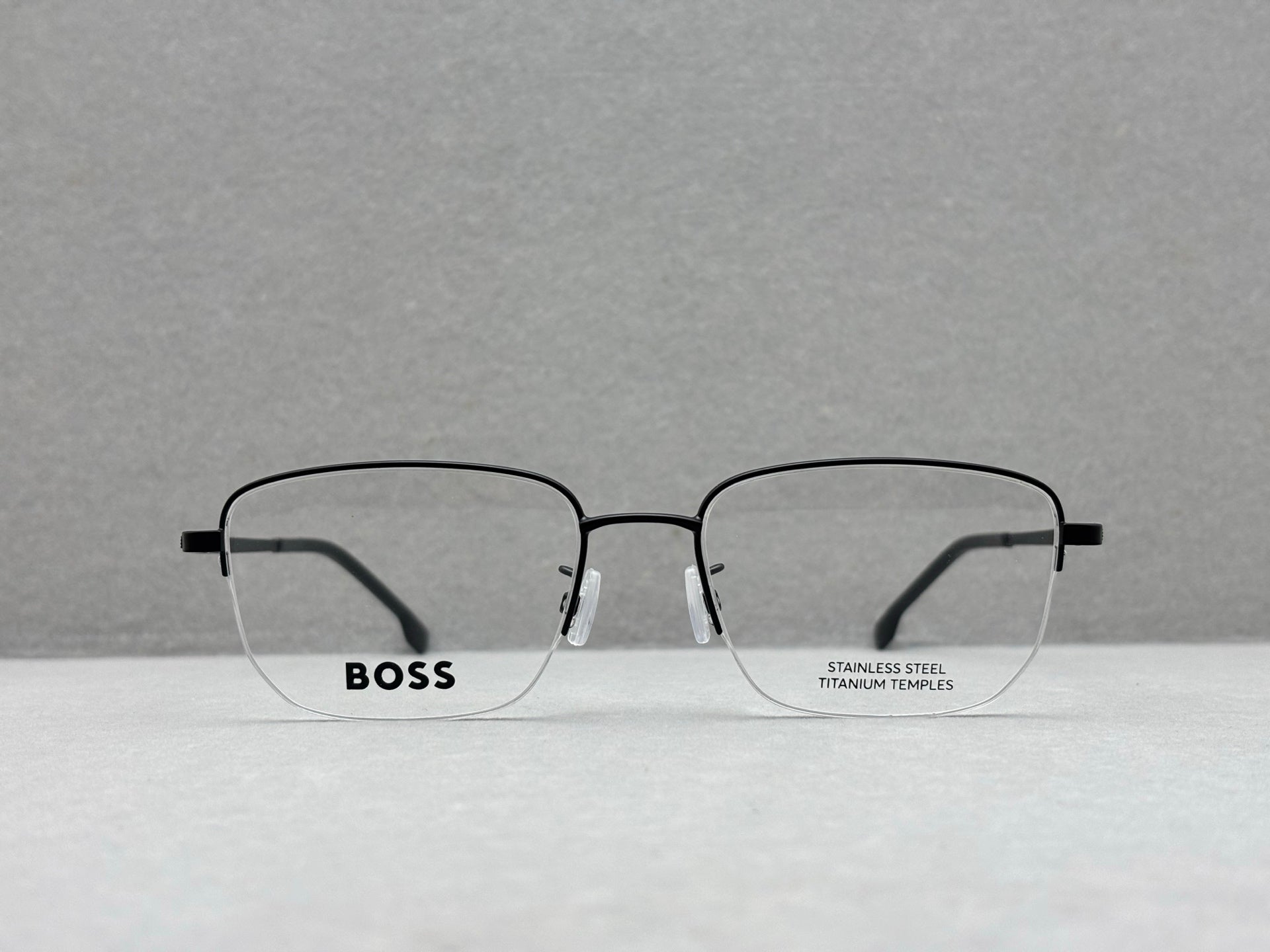 HUGO BOSS 男女眼鏡 鈦合金 size：54-18-145總寬145框高40