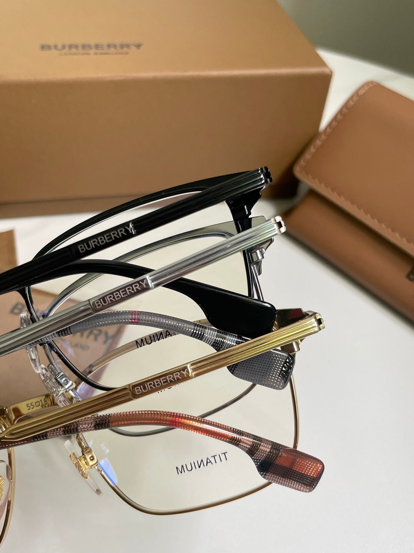 Burberry 新眼鏡 BE1372 尺寸55-18-145