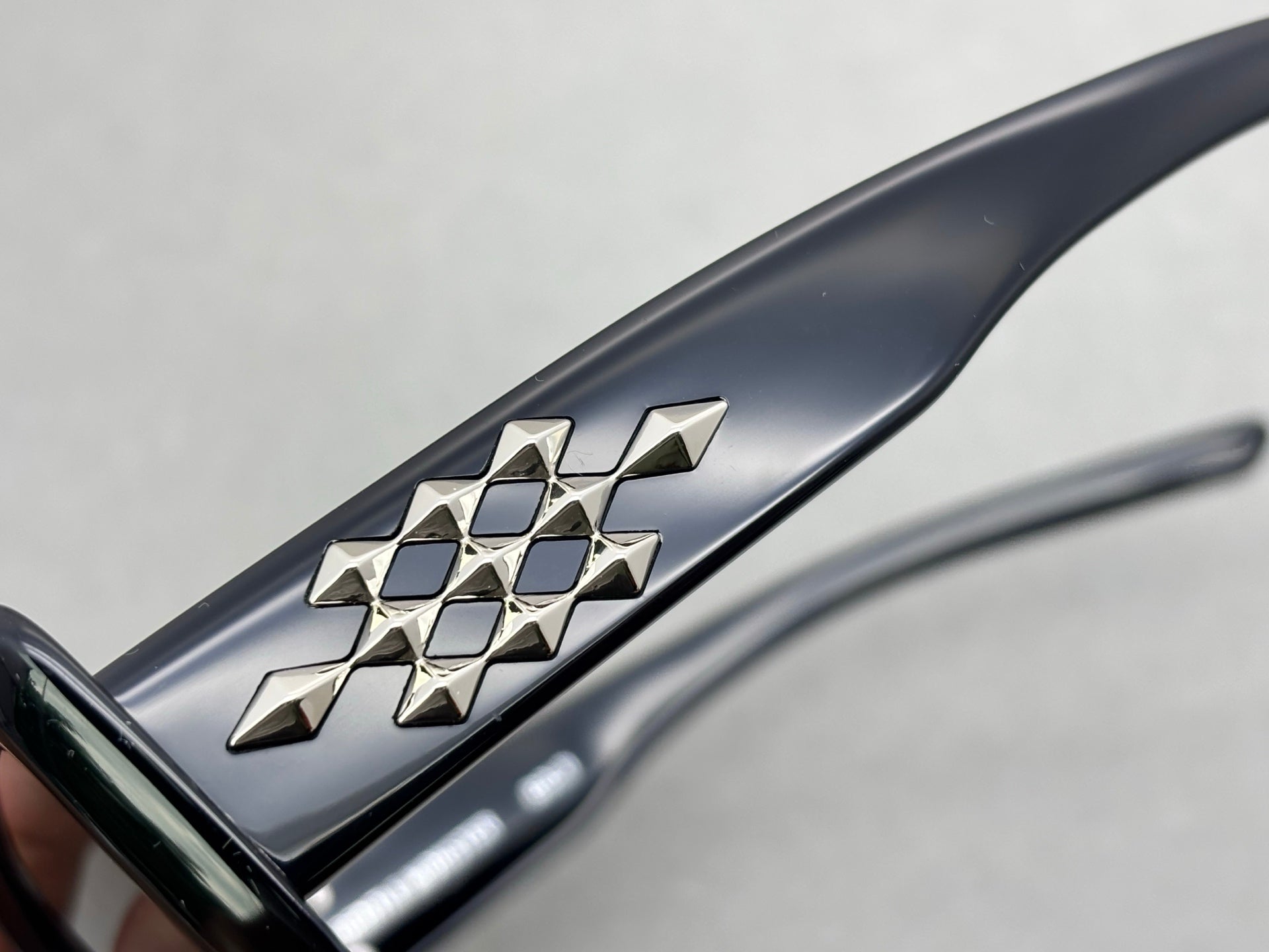 GM PARABOLA 男女款太陽眼鏡 新品 size：52-20-147