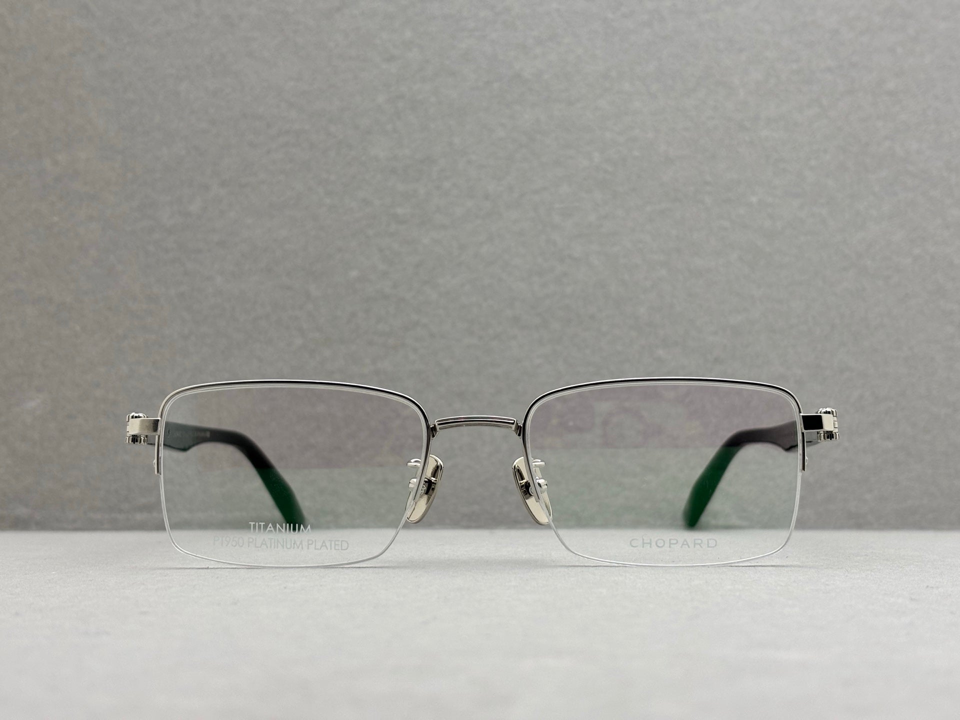 CHOPARD 蕭邦 男女款商務眼鏡VCHL39D牛角鏡腳size：55-20-145總寬145框高38